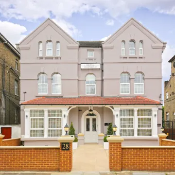 Imperial Guest House Ltd. Отели рядом с достопримечательностью «Чизик Хаус энд Гарденс»