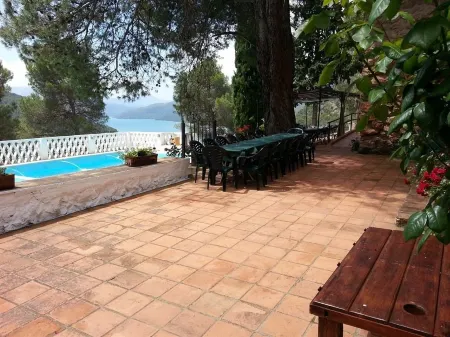 Casa Rural Los Parrales Отели рядом с достопримечательностью «Fuente De Los Cerezos»