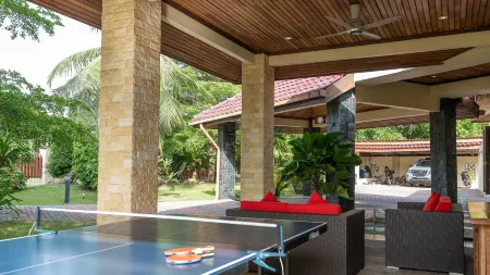 The Villa - Luxury Private Pool Villa Отели рядом с достопримечательностью «Tanjung Rhu Resort, Langkawi»