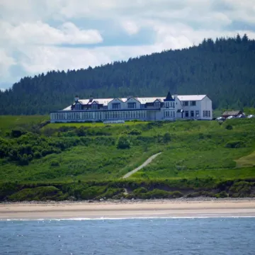 Cullen Bay Hotel