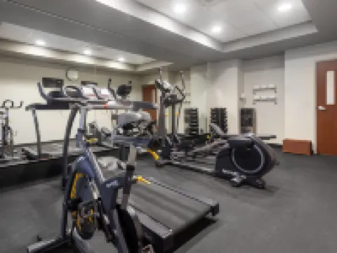 シティエクスプレス バイ マリオット セラヤ ガレリアス セラヤのホテル