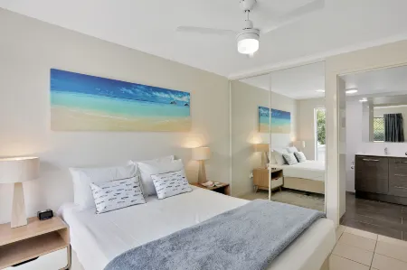 Chidori Court Отели рядом с достопримечательностью «Мейн Бич»