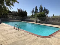 Topper Motel