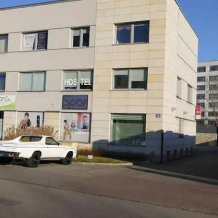 Sport Rooms II Chodakowska Warszawa Отели рядом с достопримечательностью «Прага Южная»
