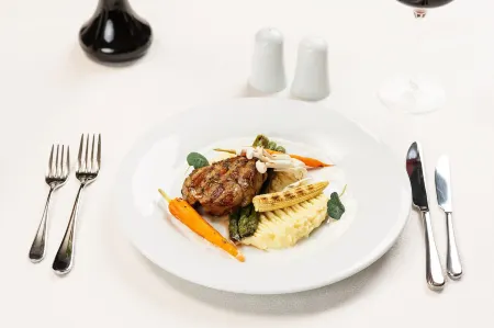 Briliant Hotel Отели в г. Petrestii de Jos