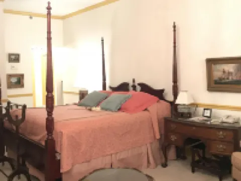 The 1896 House Country Inn - Brookside & Pondside Hotels in Williamstown