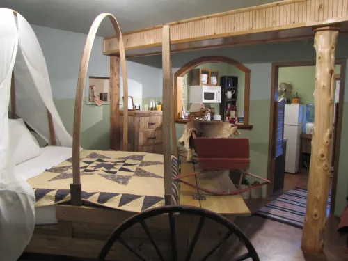 Covered Wagon B&B Guesthouse Hotels in Mason