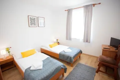 Hotel Taxis Bratislava Hotel dekat Aegon Arena