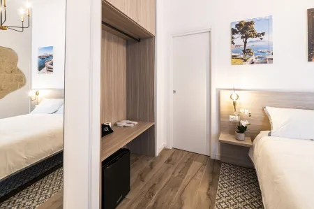 Santa Teresa Luxury Rooms Отели рядом с достопримечательностью «Piazza Garibaldi»