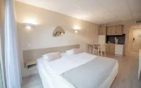 Appart Hotel Lou Castelet Hotels in Carros