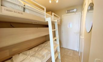 Beachside Stay with Views