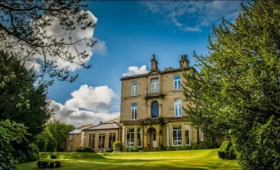 Astley Bank Hotel Hotels near Delph reservoir