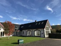 Errichel House and Cottages - Pysäköinti