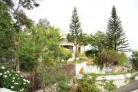 Auberge du Mont Saint Jean Các khách sạn gần Cultural Center Maurice Cadet