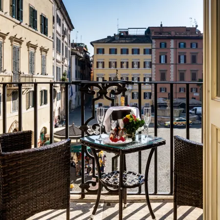 V Collection Piazza Farnese Luxury Suites