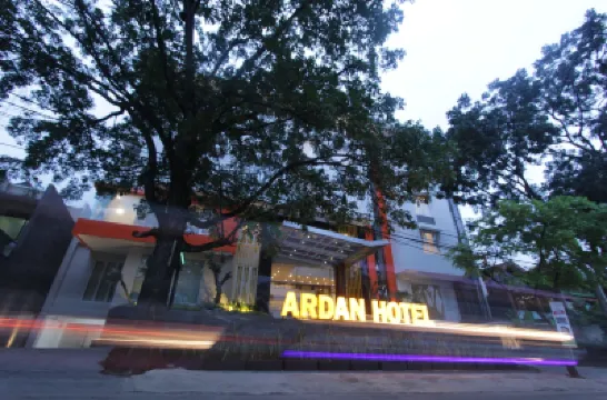 Ardan Hotel Hotels near Paris Van Java Mall