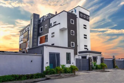 Lifestyle18 Hotel and Shortlet Apartments Hotels in Ibeju