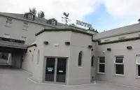 The Enniskillen Hotel and Motel Hotels in 