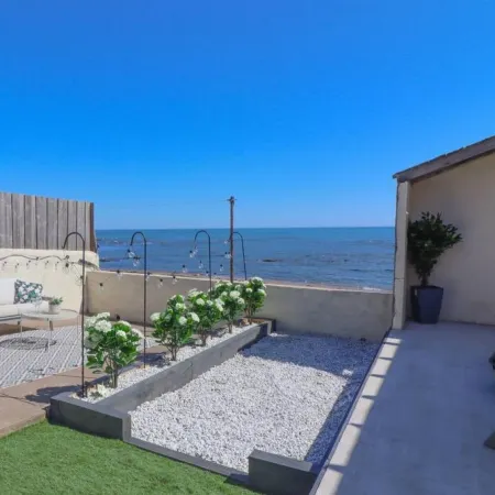 Coorie by the Coast, Direct Beach Access Getaway - Arbroath