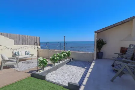 Coorie by the Coast, Direct Beach Access Getaway - Arbroath