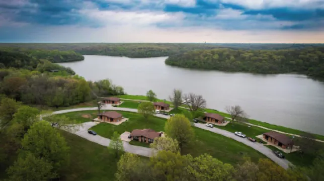 Thousand Hills State Park Cabins Hotels in 
