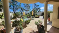 Santa Paula Inn - Mountain view