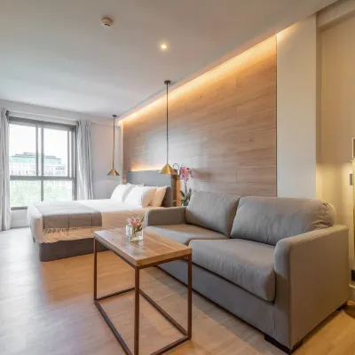 Espahotel Plaza de España Hotels near Palacio del Senado