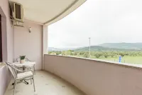 Apartments Mara Hotels in Kastel Stafilic