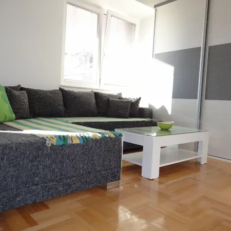 Accommodation Mell