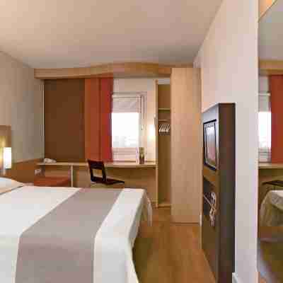ibis Aubenas Rooms
