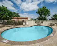 Quality Inn & Suites NJ State Capital Area Hotels in Ewing