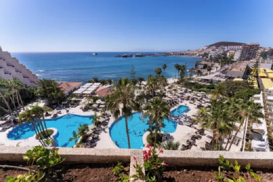 阿羅納春天大酒店-限成人