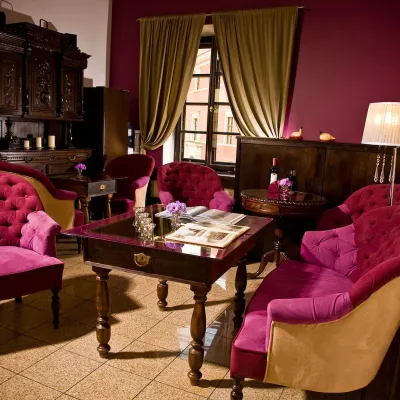 Castle Inn Hotel dekat Alun-Alun Istana