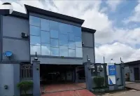 德爾夫酒店及套房 酒店