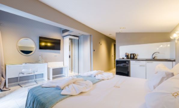 Alpha Luxury Suites