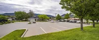 Balcomo, a Ramada by Wyndham - parking