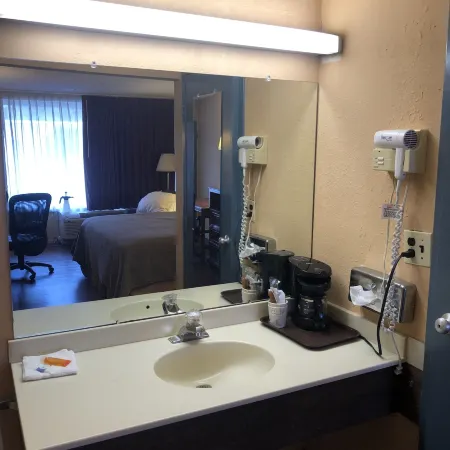 Express Airport Inn