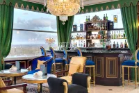 Château Le Prieuré - La Maison Younan Hôtels à : Saint-Clément-Des-Levées