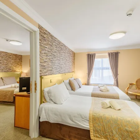 Kilmorey Arms Hotel