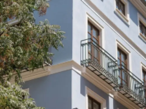 Myr Plaza Mercado & Spa Hotels near Quart Towers