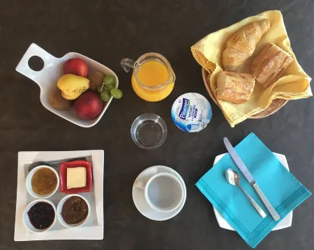 Le Mas des 3 Anes Отели в г. Сен-Сюльпис