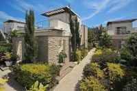 E-Hotel Larnaca Resort & Spa Hoteles cerca de Camel Park