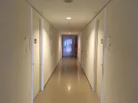 Cozy 1 Bedroom Apartment at Intermark BSD 설퐁 호텔