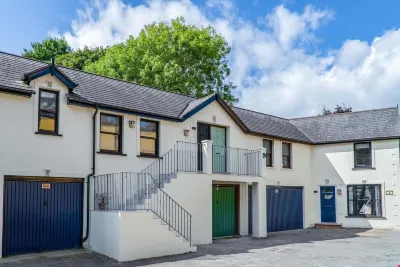The Cottage - 2 Bedroom Cottage - Tenby Hotels near Tenby North Beach