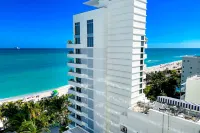 FontaineBleau, Balcony w Ocean Plus Bay and City View