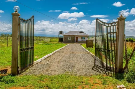 The Porcupine Guesthouse Отели в г. Ронгай