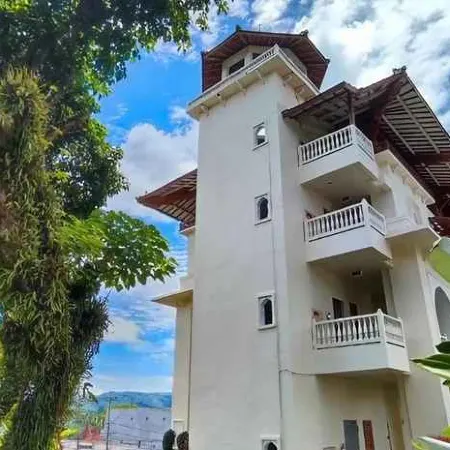 Monopoli Hotel Bukittinggi