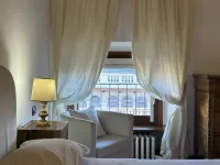Piazza Erbe Lodge