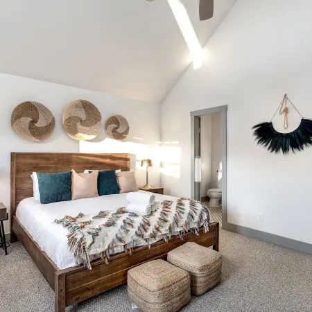 Old Town North Jewel! Near Breweries and River!