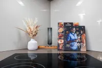 Harbour Haven Penthouse Marina View Balcony BBQ Hotels in Larrakeyah